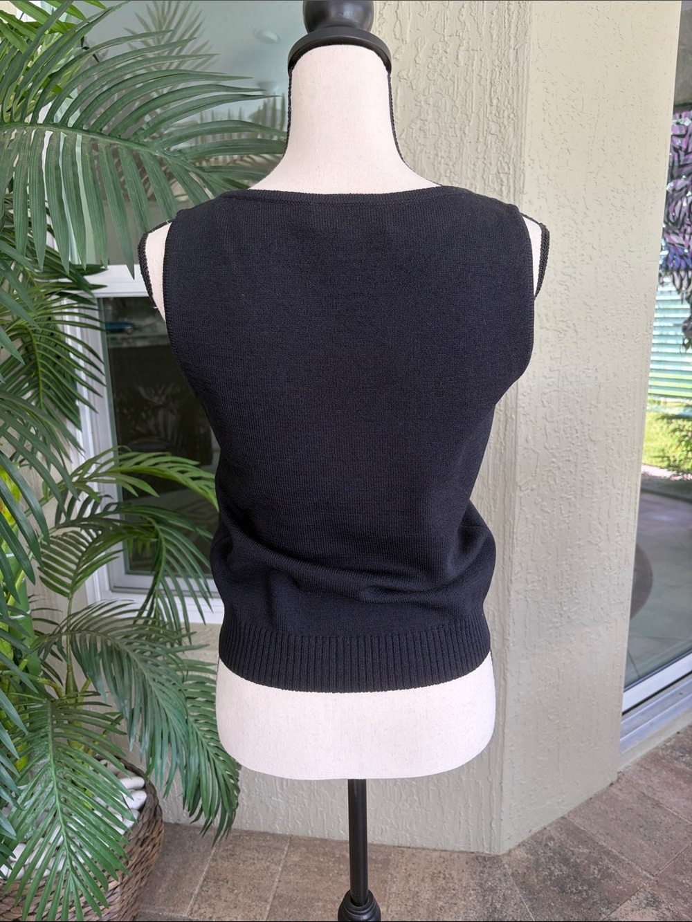 St. John Black Knit Sleeveless Shell - Picture 2 of 3